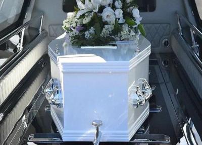 مراسم تشییع جنازه عجیب یک مرده