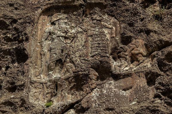 بازسازی کتیبه 4000 ساله آنوبانی نی در سرپل ذهاب (بازسازی ساختمان)